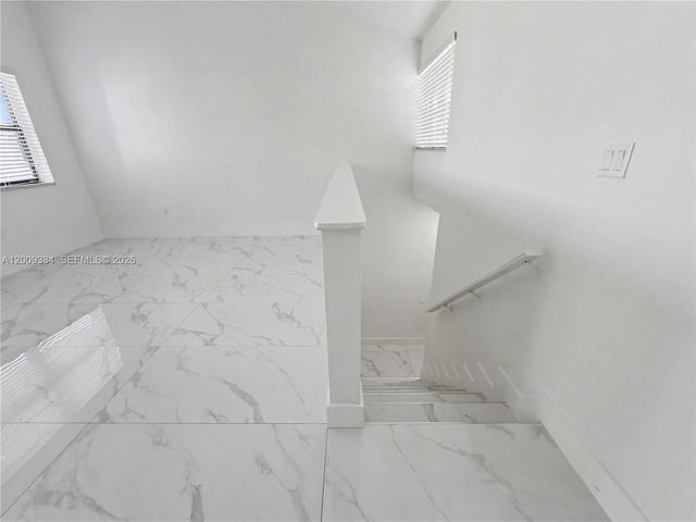 10010 NW 9th St Cir 203, Miami, FL 33172