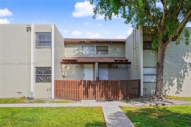 10010 NW 9th St Cir 203, Miami, FL 33172