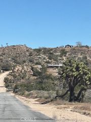 5437 Davis Way, Yucca Valley, CA 92284