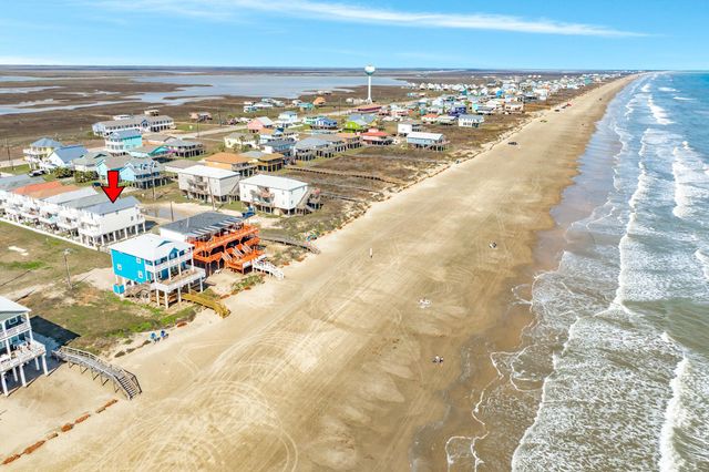 107 Howard Avenue, Surfside Beach, TX 77541