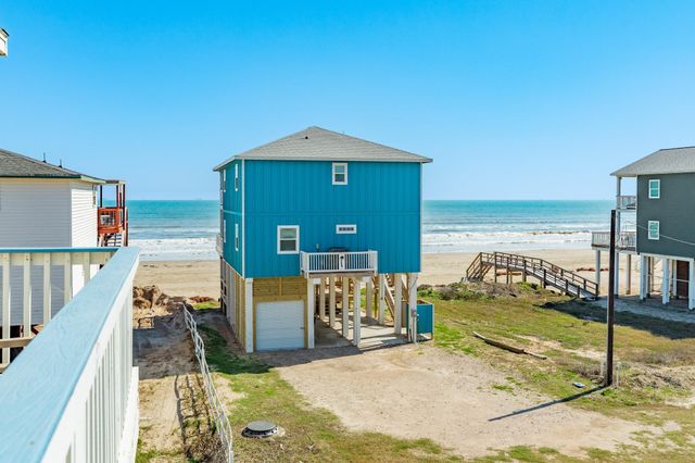 107 Howard Avenue, Surfside Beach, TX 77541