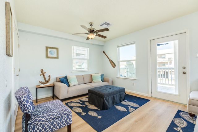 107 Howard Avenue, Surfside Beach, TX 77541