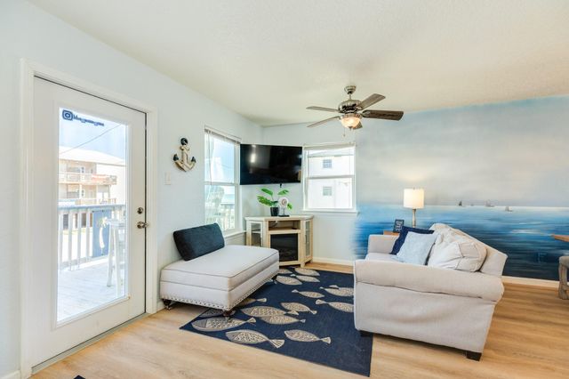 107 Howard Avenue, Surfside Beach, TX 77541