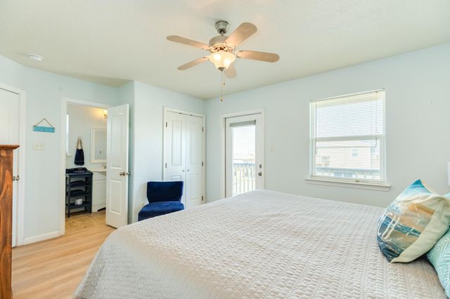 107 Howard Avenue, Surfside Beach, TX 77541