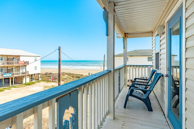 107 Howard Avenue, Surfside Beach, TX 77541