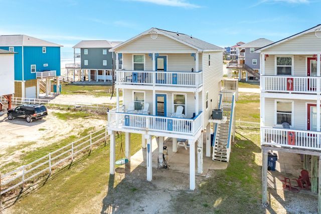 107 Howard Avenue, Surfside Beach, TX 77541