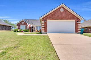 201 Chambers Creek Circle, Maypearl, TX 76064