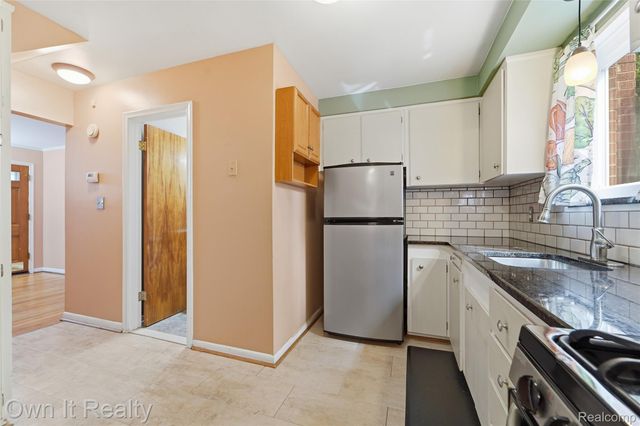 7022 Garling Drive, Dearborn Heights, MI 48127