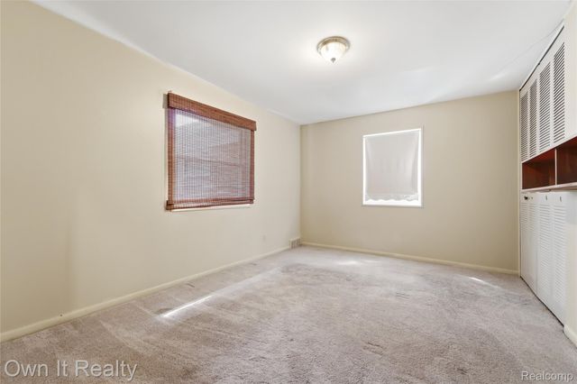 7022 Garling Drive, Dearborn Heights, MI 48127