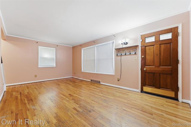 7022 Garling Drive, Dearborn Heights, MI 48127
