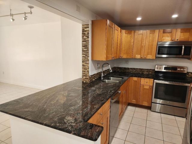 4384 NW 9th Avenue 19-1D, Deerfield Beach, FL 33064