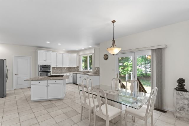10 Hemingway St, Shrewsbury, MA 01545