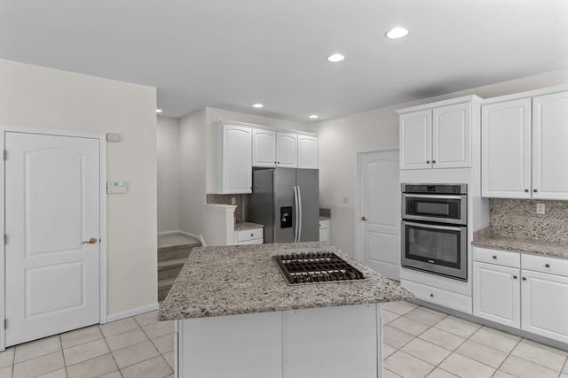 10 Hemingway St, Shrewsbury, MA 01545