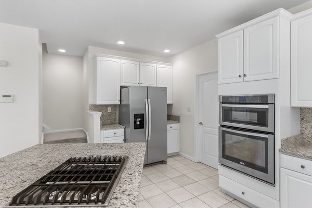 10 Hemingway St, Shrewsbury, MA 01545