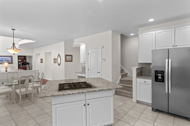 10 Hemingway St, Shrewsbury, MA 01545
