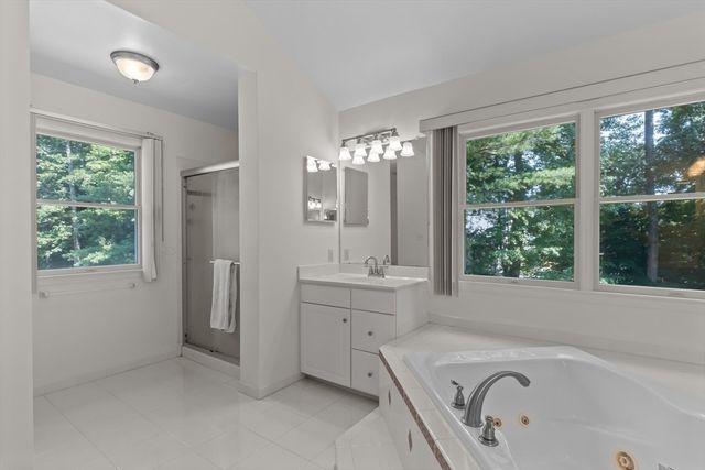 10 Hemingway St, Shrewsbury, MA 01545