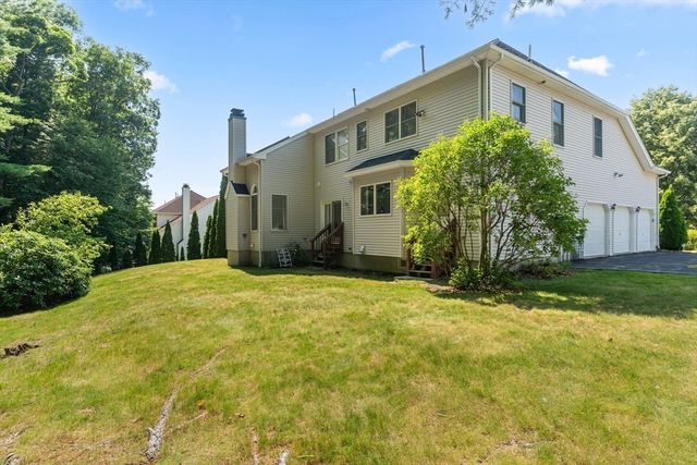 10 Hemingway St, Shrewsbury, MA 01545