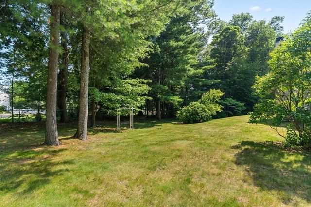 10 Hemingway St, Shrewsbury, MA 01545