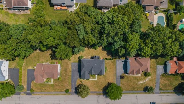 10 Hemingway St, Shrewsbury, MA 01545