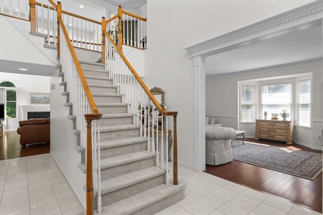 10 Hemingway St, Shrewsbury, MA 01545