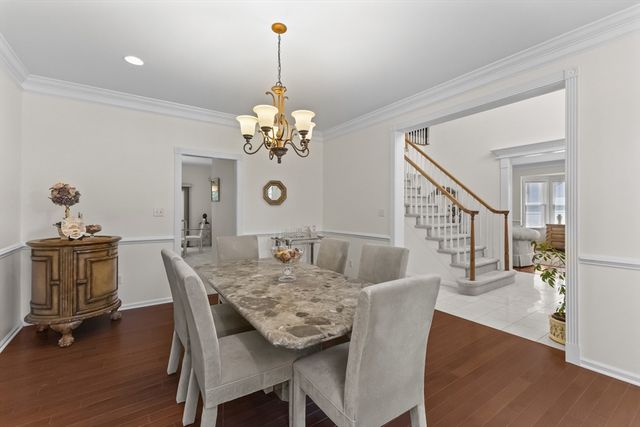 10 Hemingway St, Shrewsbury, MA 01545