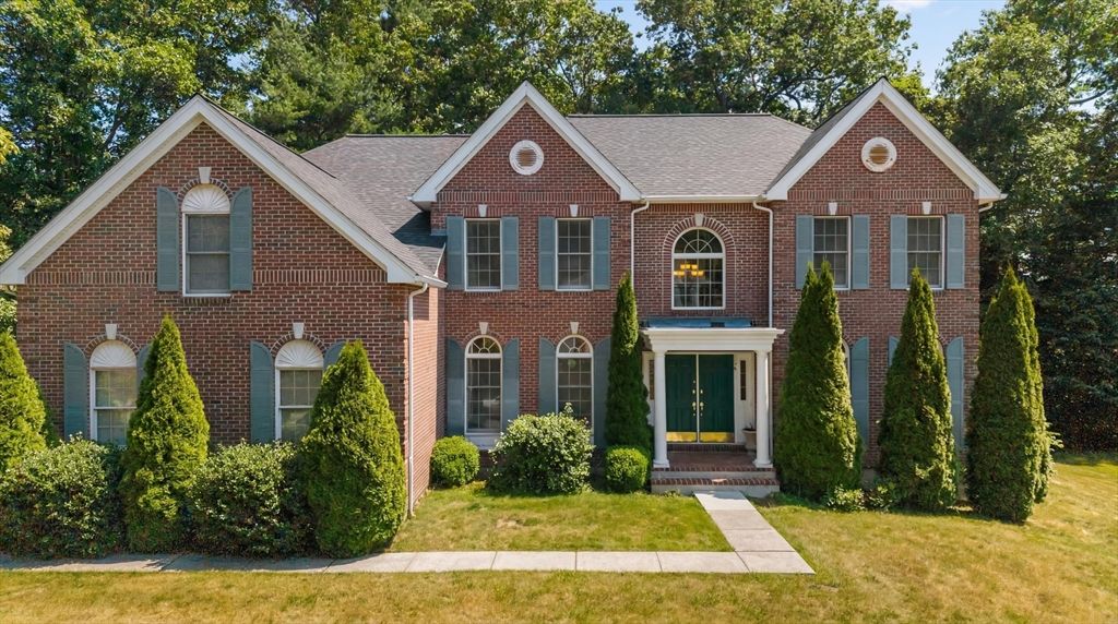 10 Hemingway St, Shrewsbury, MA 01545