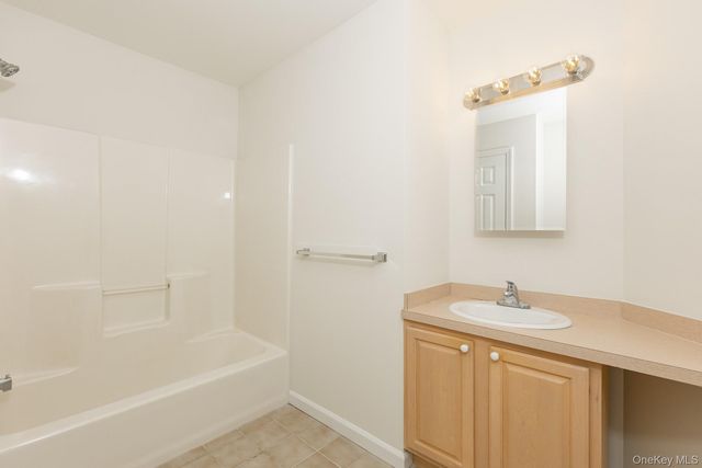 314 Flurry Lane, West Babylon, NY 11704