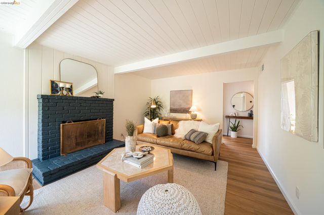 1343 Navellier St, El Cerrito, CA 94530