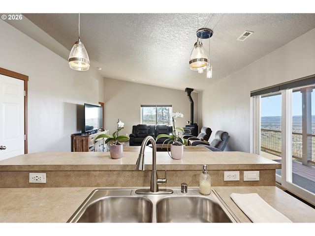 206 OLD MOUNTAIN Rd, Goldendale, WA 98620