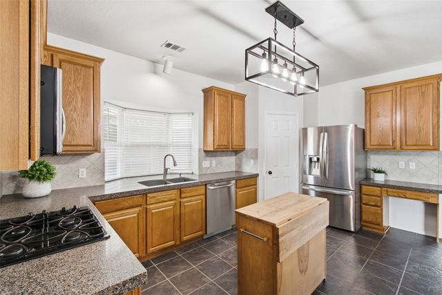 5609 Norris Drive, The Colony, TX 75056