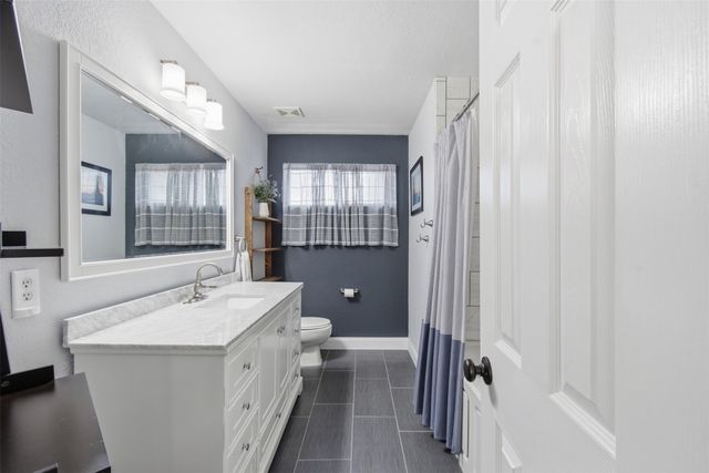 5609 Norris Drive, The Colony, TX 75056