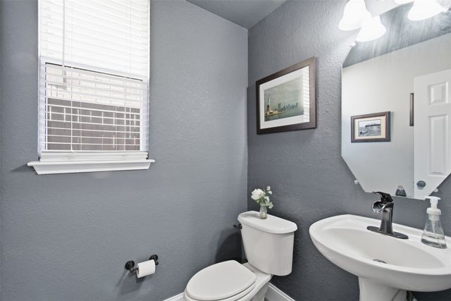 5609 Norris Drive, The Colony, TX 75056