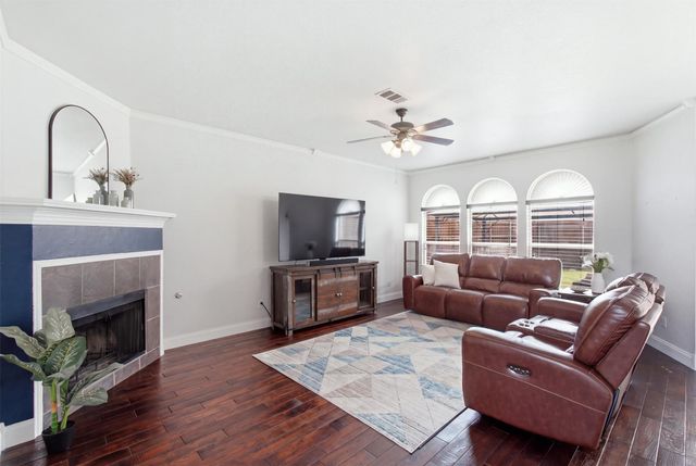 5609 Norris Drive, The Colony, TX 75056