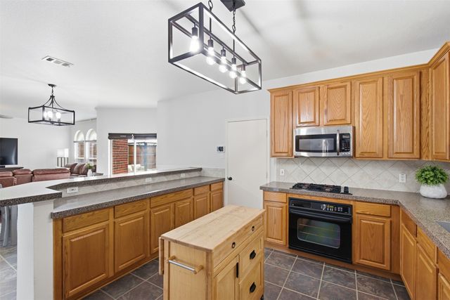 5609 Norris Drive, The Colony, TX 75056