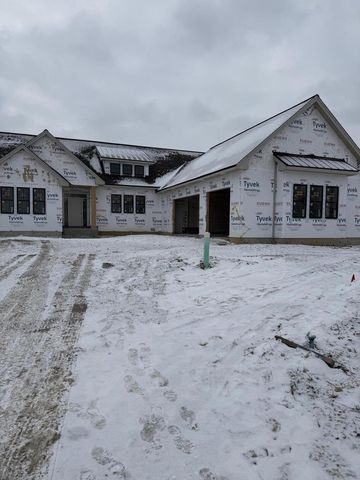 9401 W Huntington DRIVE, Mequon, WI 53097