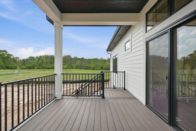 9401 W Huntington DRIVE, Mequon, WI 53097