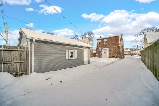 1334 Lake Avenue, Whiting, IN 46394