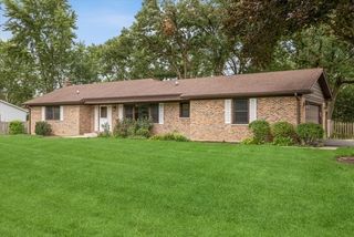 110 Birch Avenue, Lake Bluff, IL 60044