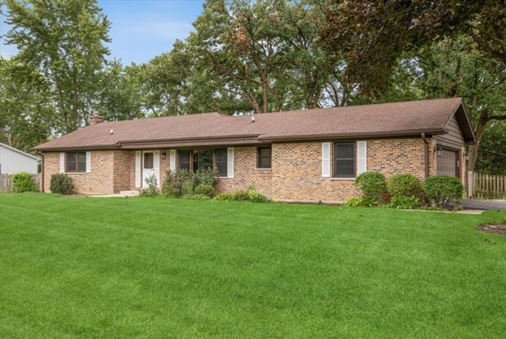 110 Birch Avenue, Lake Bluff, IL 60044