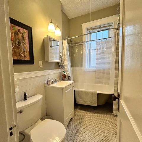 1572 Commonwealth Ave 3, Boston, MA 02135