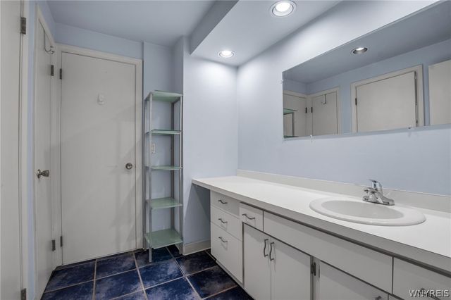 32 Bernhardt Drive 5, Amherst, NY 14226