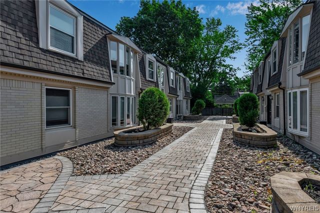 32 Bernhardt Drive 5, Amherst, NY 14226