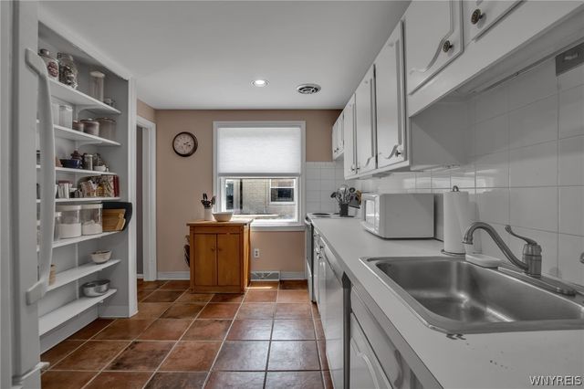 32 Bernhardt Drive 5, Amherst, NY 14226