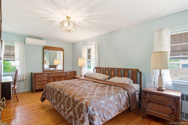 1001 N 4th Street, New Hyde Park, NY 11040