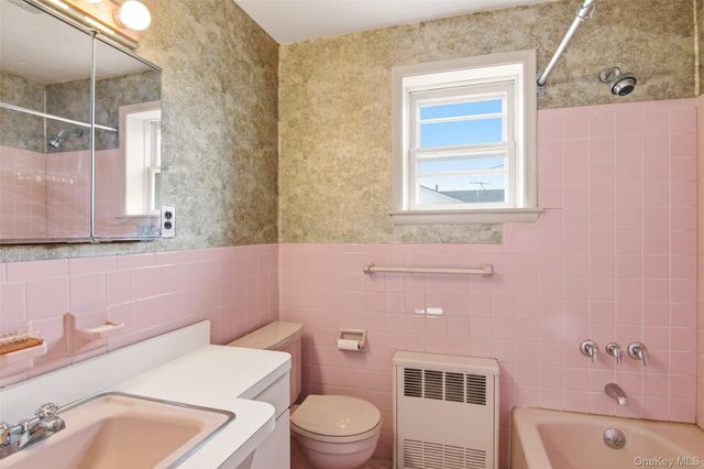 1001 N 4th Street, New Hyde Park, NY 11040
