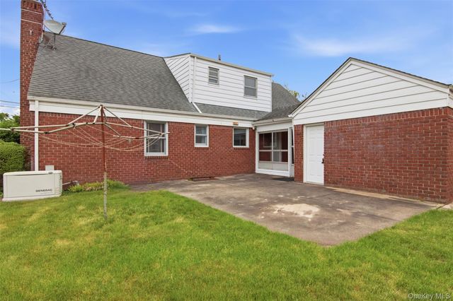 1001 N 4th Street, New Hyde Park, NY 11040