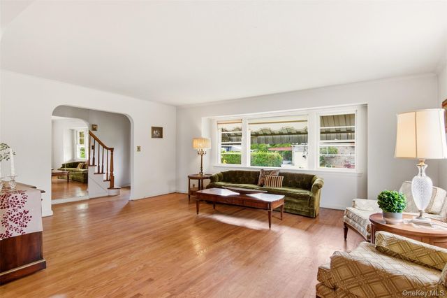 1001 N 4th Street, New Hyde Park, NY 11040