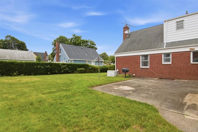 1001 N 4th Street, New Hyde Park, NY 11040