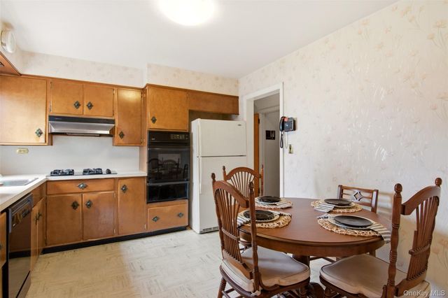 1001 N 4th Street, New Hyde Park, NY 11040