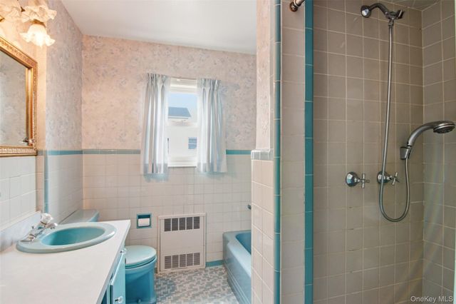 1001 N 4th Street, New Hyde Park, NY 11040